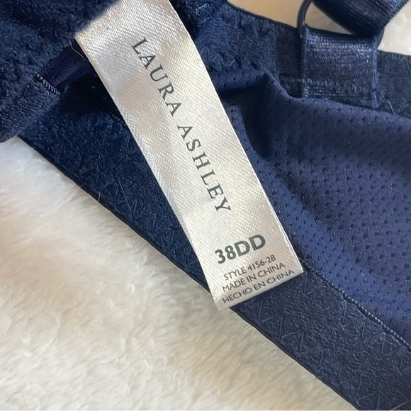 Laura Ashley Intimates & Sleepwear Laura Ashley Wireless Bra 38 Dd